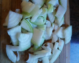 Foto del paso 2 de la receta: Pollo con manzana en salsa al vino tinto