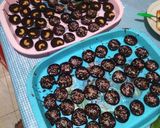 Foto langkah ke 3 dari resep Coklat lebaran tabur messes.