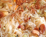Foto langkah ke 5 dari resep Bihun Goreng Putih.