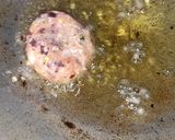 A picture of step 4 of Beetroot Potato Kabab dahi ki chutney.