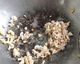 Foto langkah ke 2 dari resep "Onigiri ayam jagung" Bekal Suami.