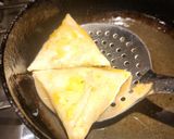 A picture of step 5 of Chana dal Onion Patti Samosa.