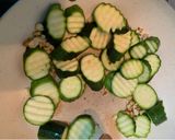 รูปขั้นตอนการทำที่ 4 ของ ซูกินีผัดไข่ 🥒🍳 ปรุงน้อยเพื่อสุขภาพ