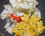 Foto langkah ke 4 dari resep Bihun Telur Pedas.