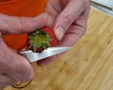 Marcipános sült eper, eper gratin recept fázis 1 fotója