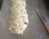 A picture of step 3 of Fish tail chicken bread.
