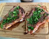 Une image de l'étape 5 de Côtes de veau marinées grillées sauce BBQ et coriandre.