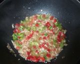 Foto del paso 3 de la receta: Salteado de pasta con verduras y salchichas frescas