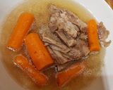 Húsleves csontos sertéshúsból recept fázis 5 fotója
