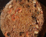 Foto del paso 5 de la receta: Fideuá con ajos tiernos y alcachofas