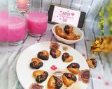 A picture of step 2 of Little heart chocolate biscuits.