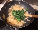 Une image de l'étape 1 de Tarte oignon épinard.