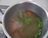 Foto langkah ke 4 dari resep Sup sayur sosis.