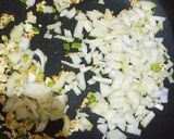 Foto langkah ke 2 dari resep Nasi Goreng Tuna Praktis.
