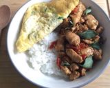 Foto langkah ke 5 dari resep Pad Kra Pao / Ayam Kemangi Thailand.