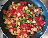 Foto del passaggio 2 della ricetta Pennoni con salsa di zucca e peperoni 🌷