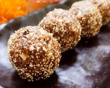 डिंक खजुर सुकामेवा लाडू (dink khajur sukhamewa laddu recipe in marathi) रेसिपी स्टेप 6 फोटो 