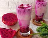 Foto langkah ke 4 dari resep Es Buah Naga Susu.