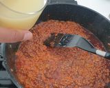 Foto del paso 5 de la receta: Macarrones boloñesa sin hervir la pasta