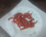 Foto del paso 2 de la receta: Bocadillo de lomo adobado, queso majorero y pimiento frito