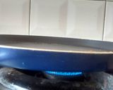 A picture of step 2 of Fried egg.