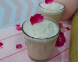 A picture of step 2 of Gulkand MilkShake.