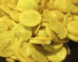 A picture of step 1 of Yellow Crooknecked Squash 2023, Vegetarian.