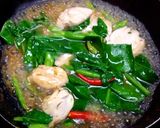 รูปขั้นตอนการทำที่ 4 ของ คะน้าผัดไก่