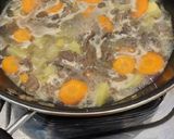 Foto langkah ke 2 dari resep Japanese Beef Curry / Kari Daging Sapi Jepang.