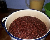 Foto del paso 1 de la receta: Arroz negrito con huevos en cebollados...🇸🇻