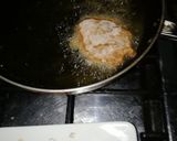 A picture of step 4 of Red chilli fried chicken thigh.
