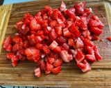 Une image de l'étape 8 de Salade d’ananas aux fraises, raisin et myrtilles.