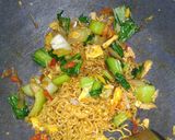 Foto langkah ke 4 dari resep 08. Mie goreng oseng.