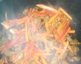 Foto del paso 5 de la receta: Fideos de arroz salteados con carne y verduras