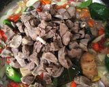 Foto langkah ke 5 dari resep Tumis Ati-Ampela Mercon.
