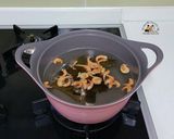Hình bước làm 2 của món Canh kim chi giá tương 김치콩나물국