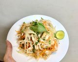Hình bước làm 2 của món Nộm gà xé phay