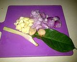 Foto langkah ke 2 dari resep Asem-asem Ayam Pedas Segar.