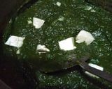 A picture of step 4 of Palak paneer or makkai ki roti.