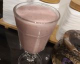 A picture of step 3 of Strawberry Milkshake.