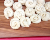 A picture of step 8 of Garlic Soft Layered Chapati.