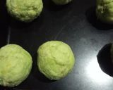Foto langkah ke 3 dari resep Donat Pisang Wijen.