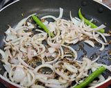 A picture of step 4 of Orissa Style Bhindi Masala.