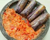 Foto langkah ke 4 dari resep Terong Penyet Sambal Tomat.