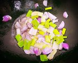 Foto langkah ke 2 dari resep Tumis Kangkung Tauge Klasik dengan Tempe Cube Crunchy.