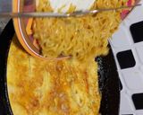 A picture of step 6 of Maggi omelet.