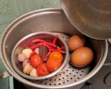 Foto langkah ke 2 dari resep Sambal Kemiri Telur Bulat.