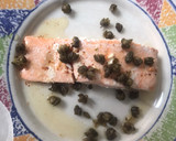 Foto del paso 5 de la receta: Salmón con alcaparras