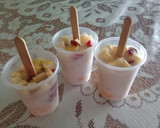 Foto del paso 6 de la receta: Frutiletas 🍭 🍑🥭🍌🍓🍏🍍 🥛🥛🥛