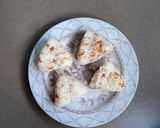 Foto langkah ke 5 dari resep Onigiri Tuna Mayonaise.